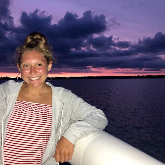 Meet your Posher, Abbi - Picture 1 of 1